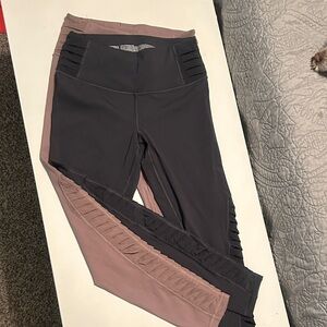 Victoria Sport Leggings in Black and Tan